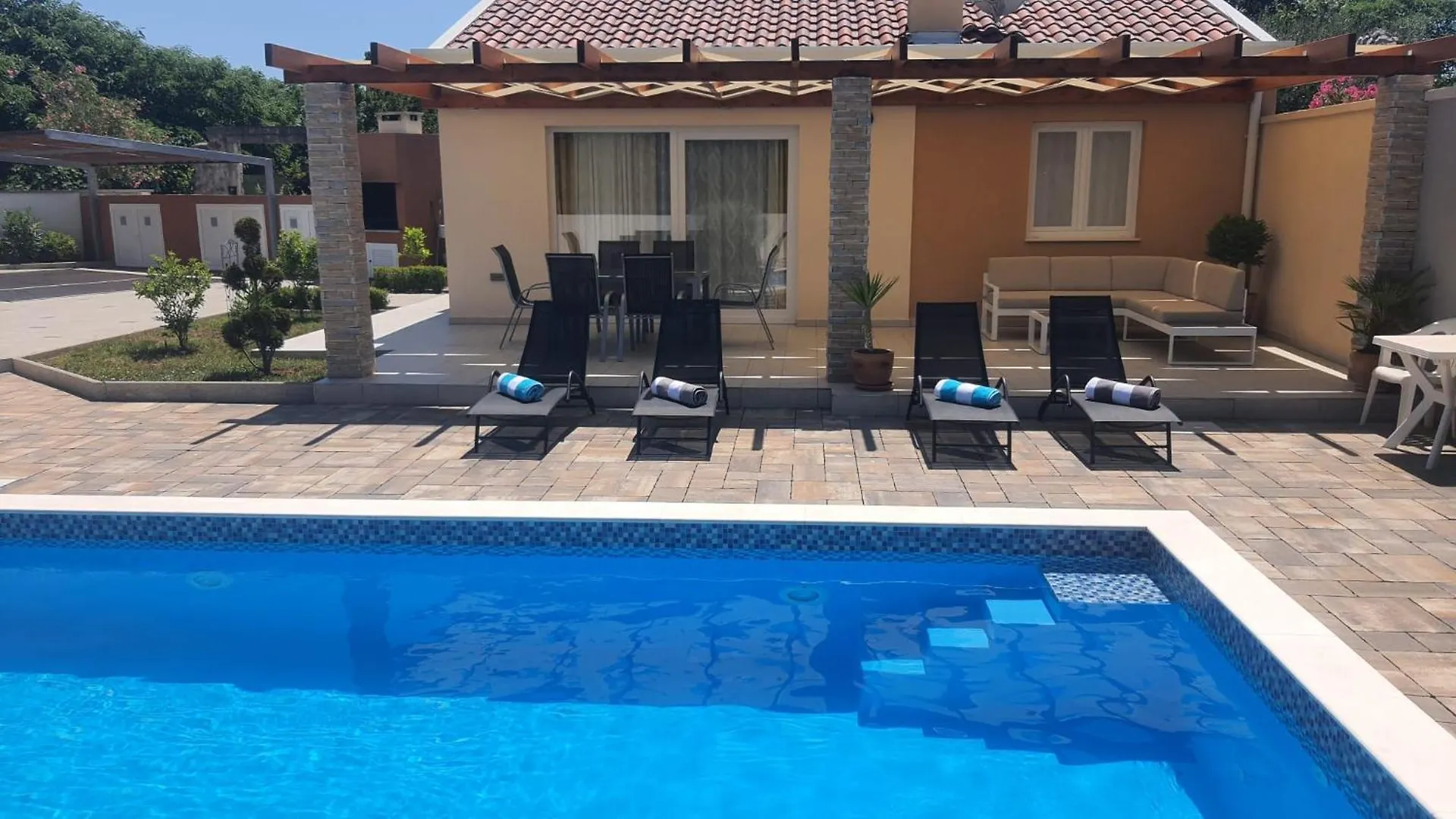 Happy House 0*, Zadar Croatia